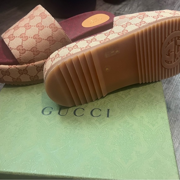 Authentic Brand New Never Worn Gucci Platform Sandals - Picture 4 of 15